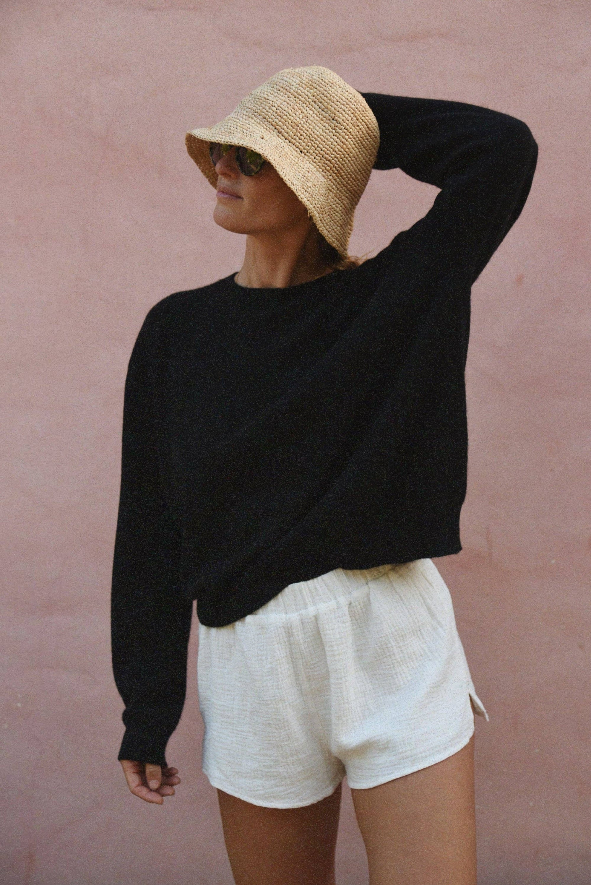 The Cashmere Cove Crew Neck // Noir