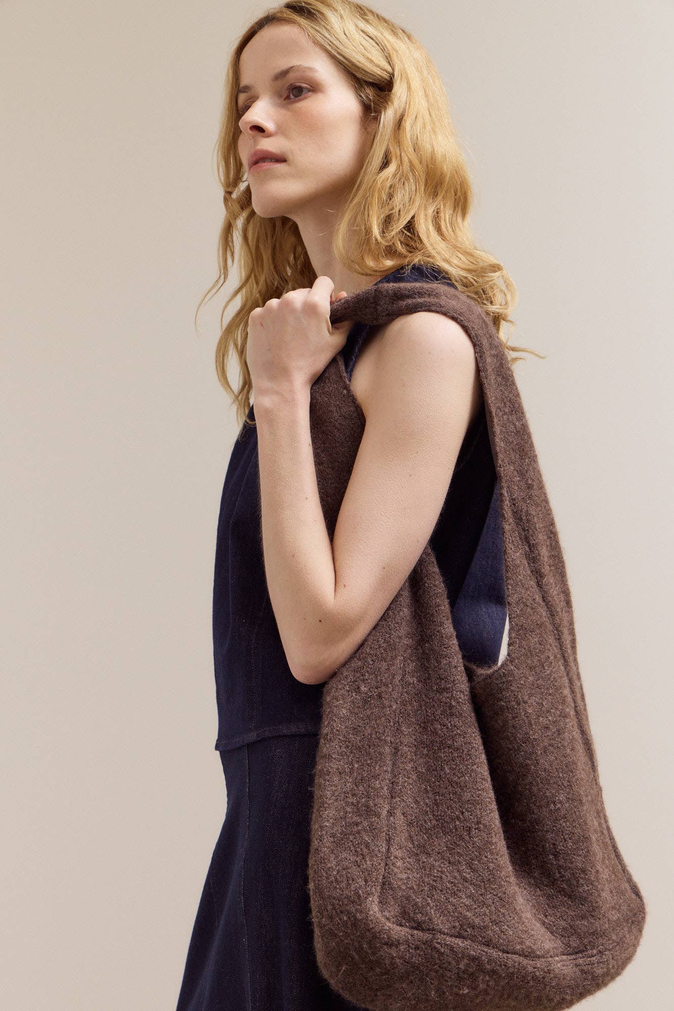 KNITTED SHOULDER BAG