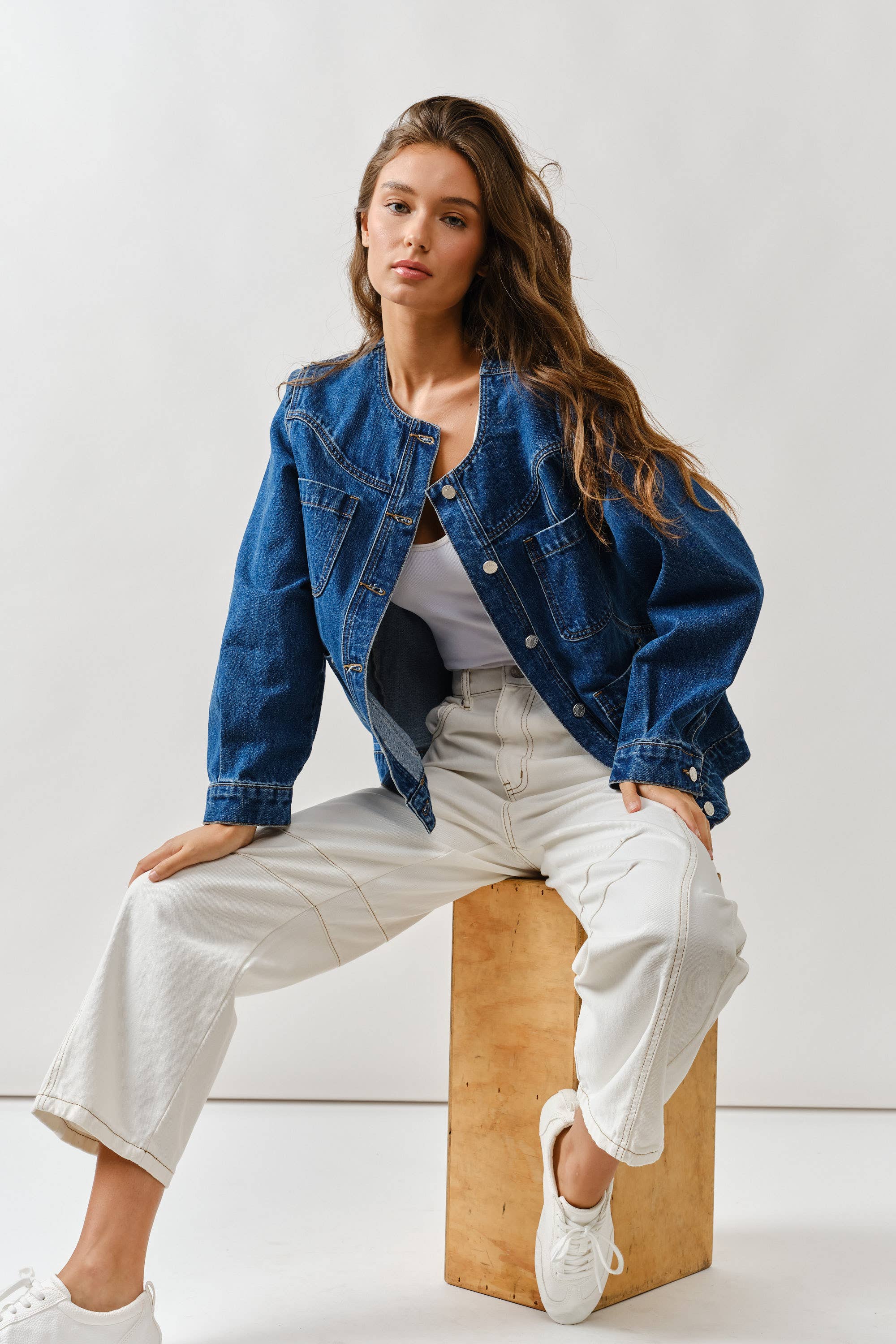 CREW NECK RELAXED DENIM JACKET