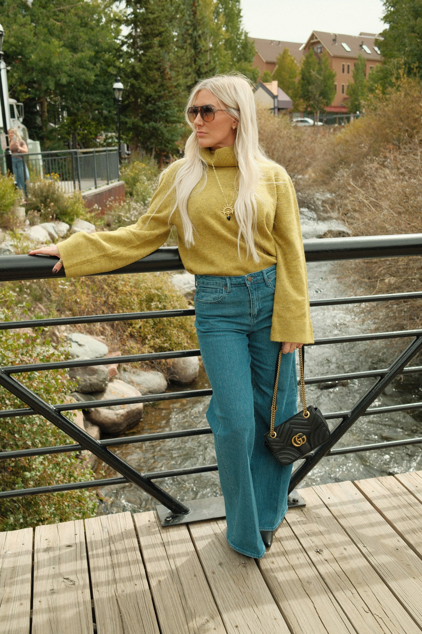HIGH COLLAR NECK SWEATER