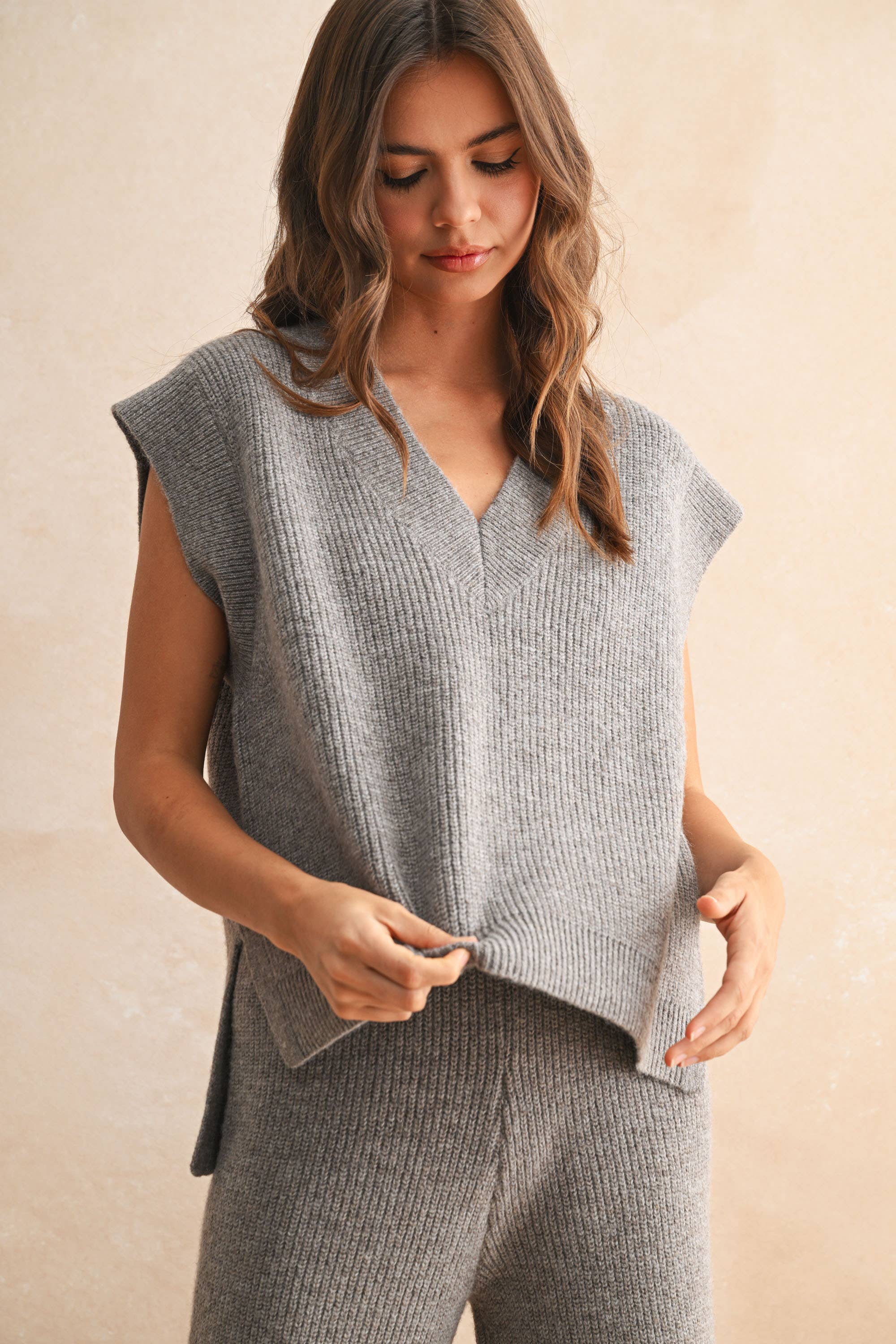 V-NECK SWEATER VEST TOP