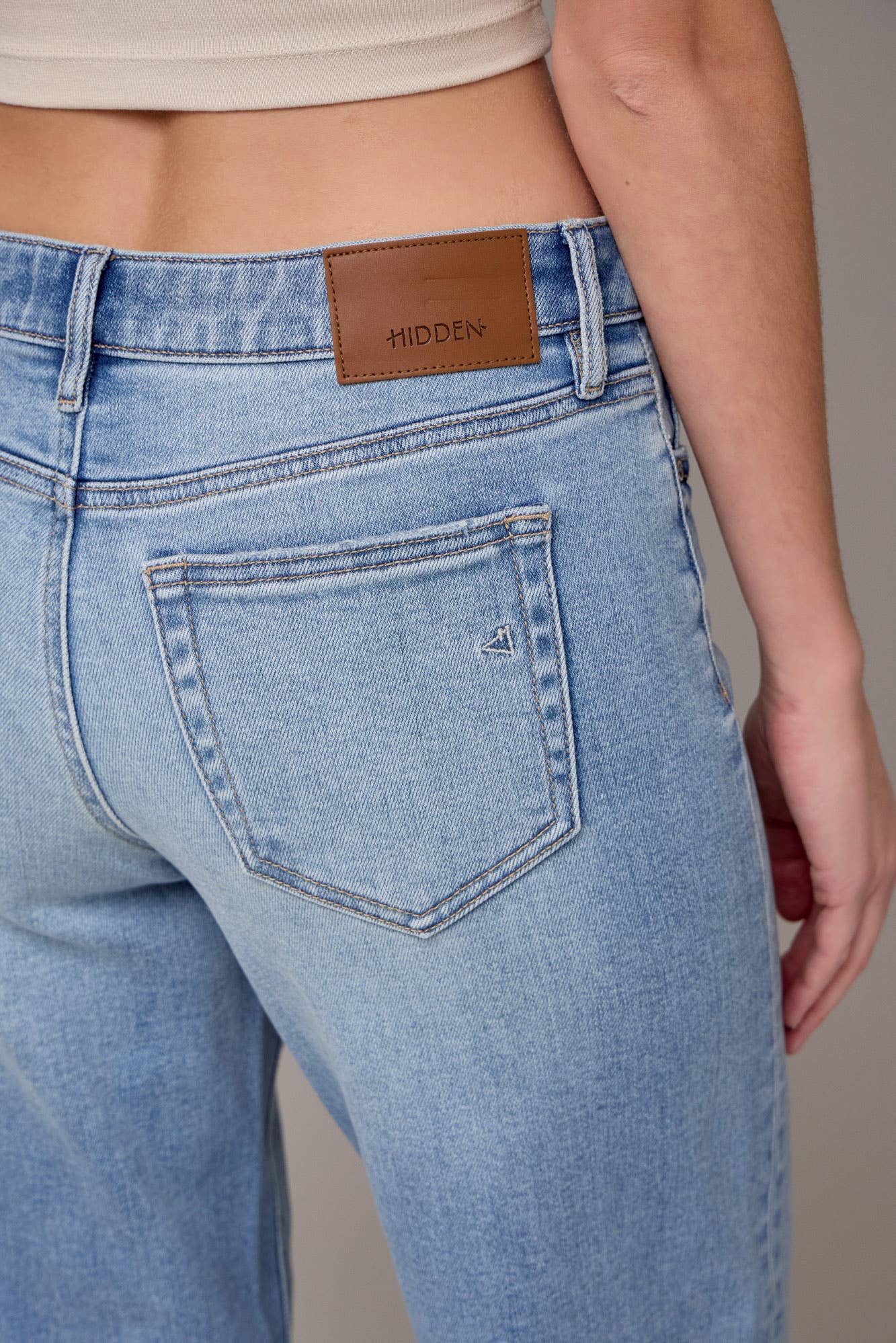 Medium Light 33" Inseam Mid-Rise Stretch Dad Jean