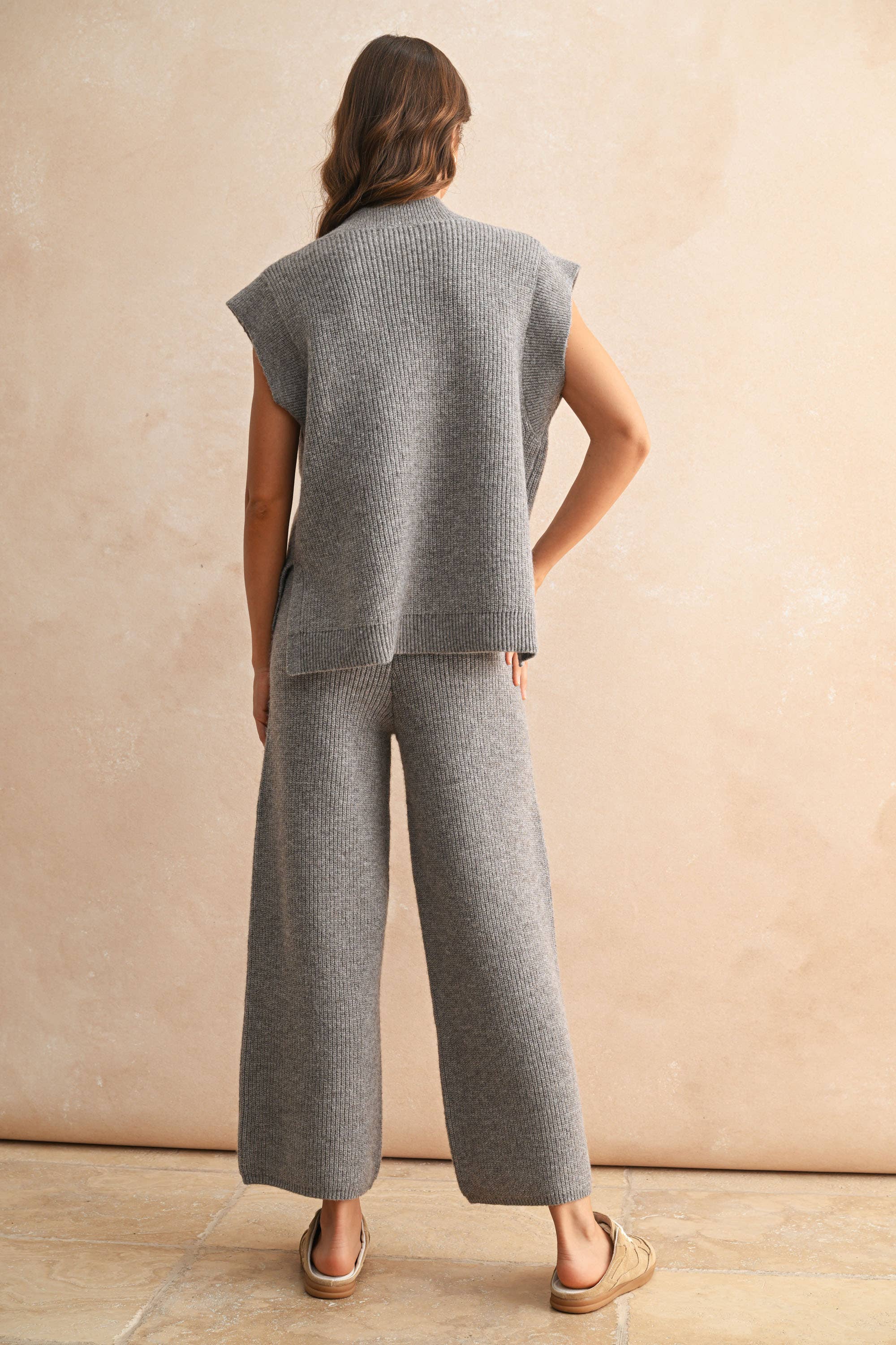 V-NECK SWEATER VEST TOP