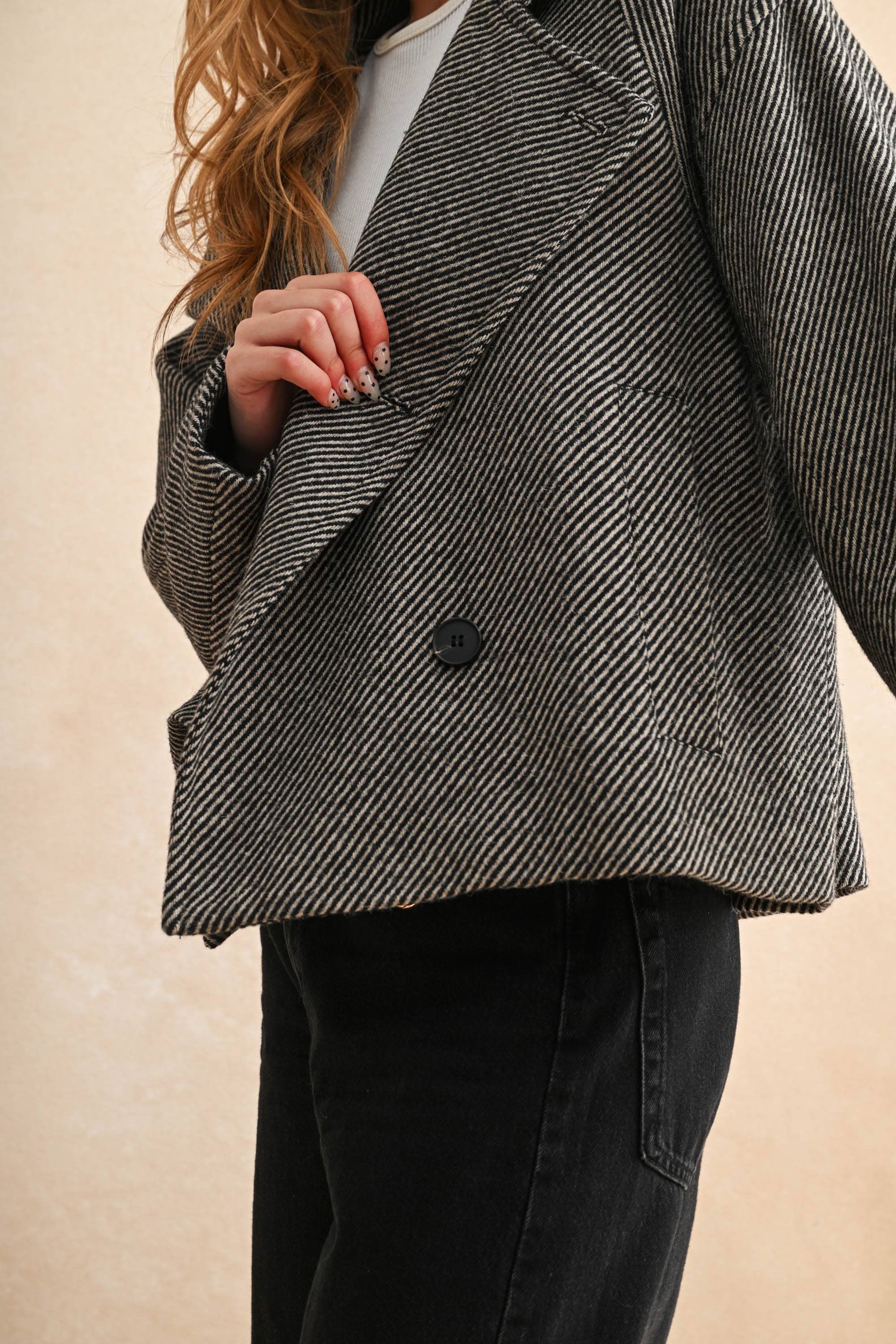 HERRINGBONE PATTERN CAPE STYLE JACKET