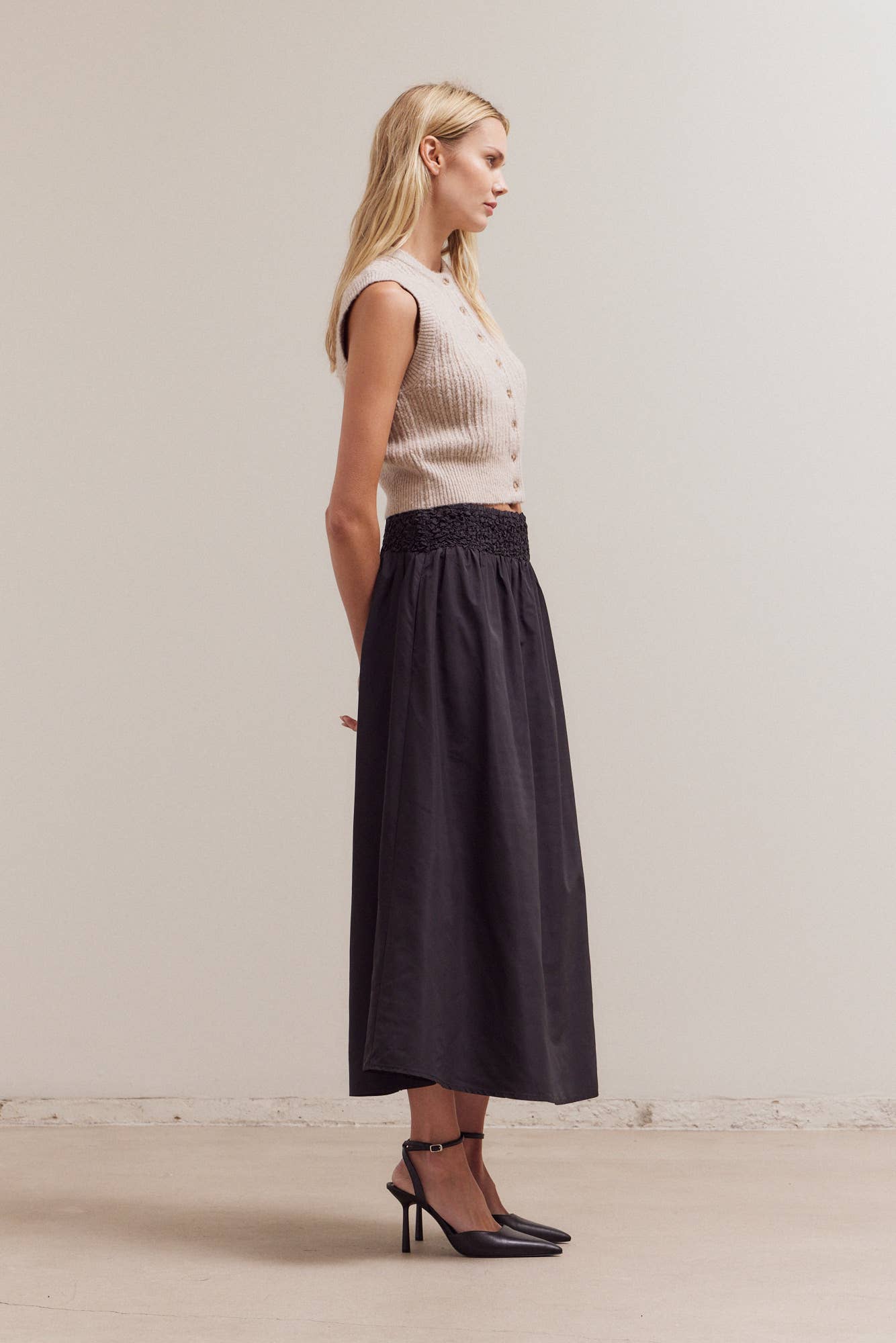 BUTTON UP SWEATER SLEEVELESS TOP
