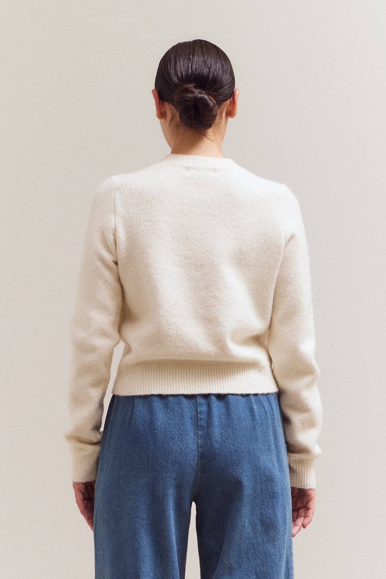 CREW NECK SWEATER