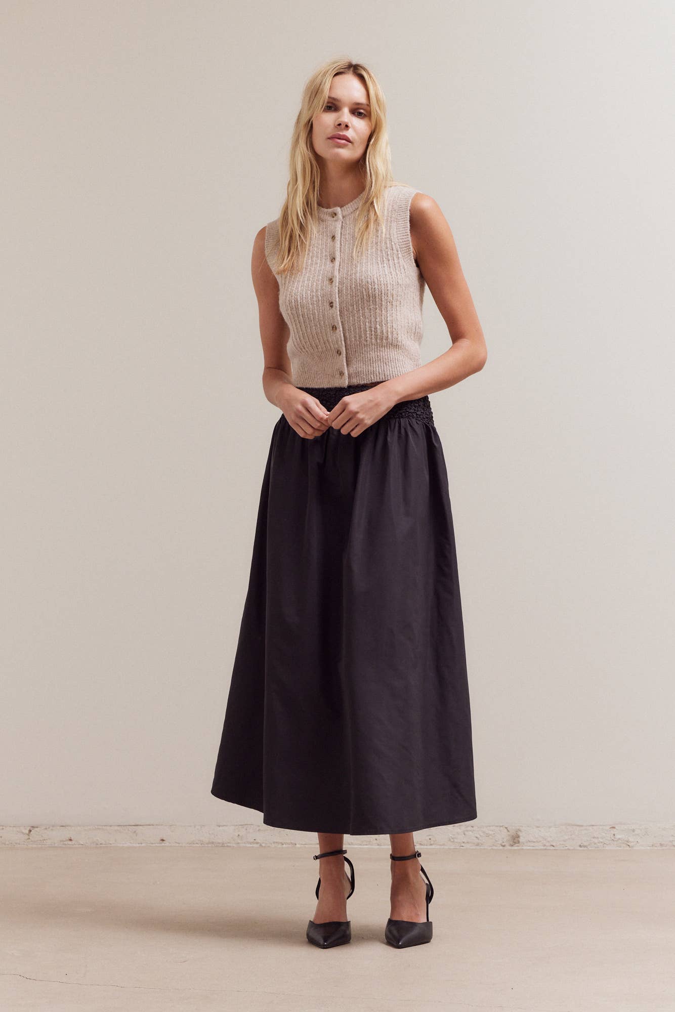 BUTTON UP SWEATER SLEEVELESS TOP