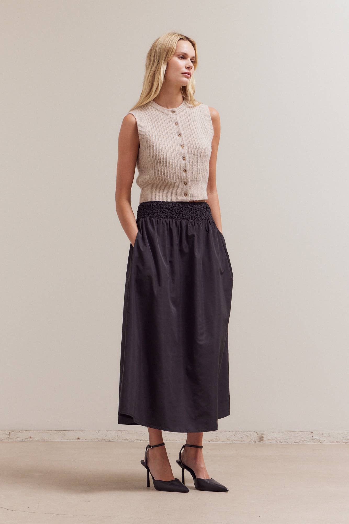 BUTTON UP SWEATER SLEEVELESS TOP