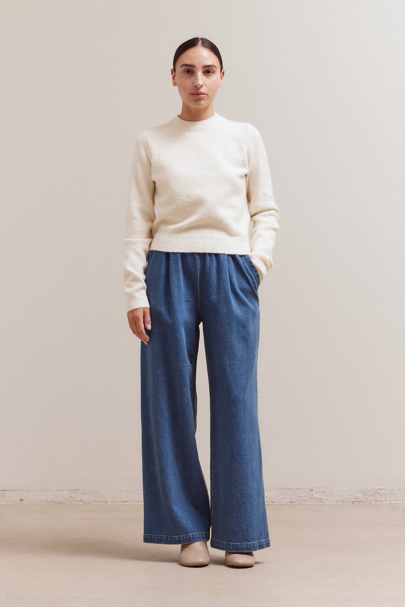CREW NECK SWEATER